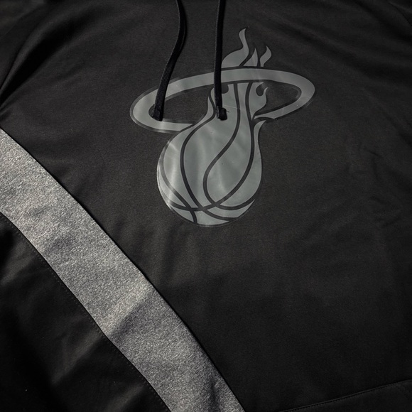 Miami Heat Hoodie Pullover Sweater Men’s XXL - Picture 2 of 6